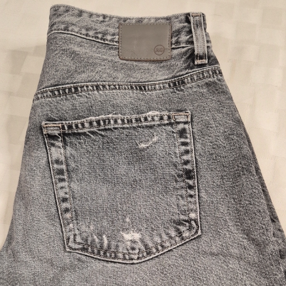 Woman's Gray Straight Jeans - Picture 9 of 16